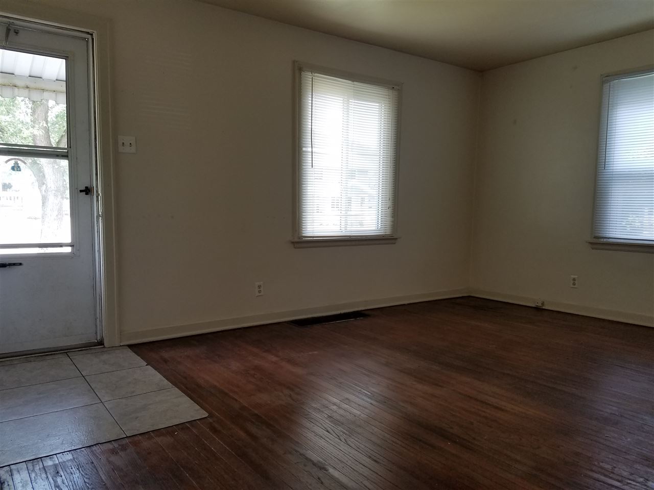 1717 Spring Street Fort Wayne, IN 46808 - Photo 2 of 15
