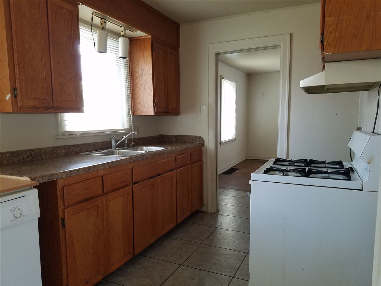 1717 Spring Street Fort Wayne, IN 46808 - Photo 4 of 15