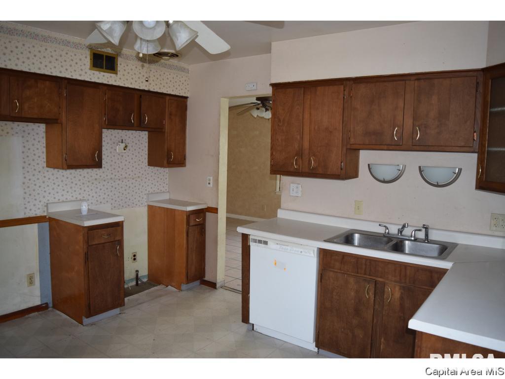 1135 North 2nd Street Springfield, IL 62702 - Photo 9 of 23