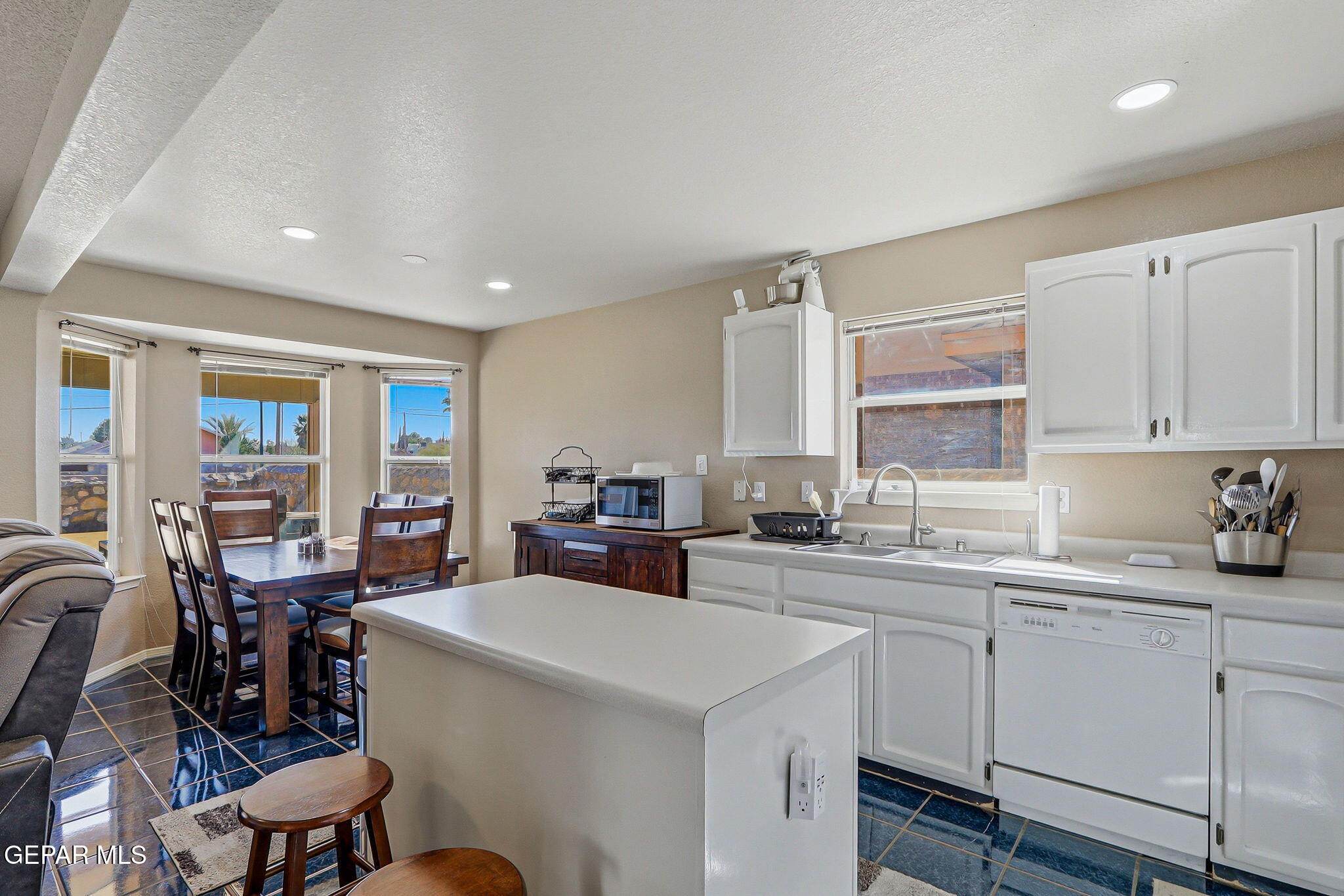 12604 Crystal Ridge Street El Paso, TX 79938 - Photo 12 of 44 10-web-or-mls-IMG_2973