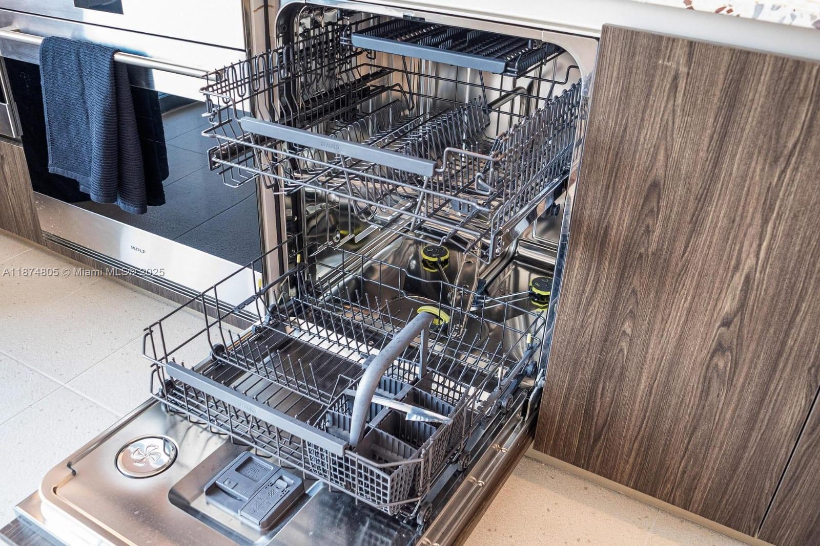 159 Northeast 6th Street, Unit 5101 Miami, FL 33132 - Photo 30 of 58