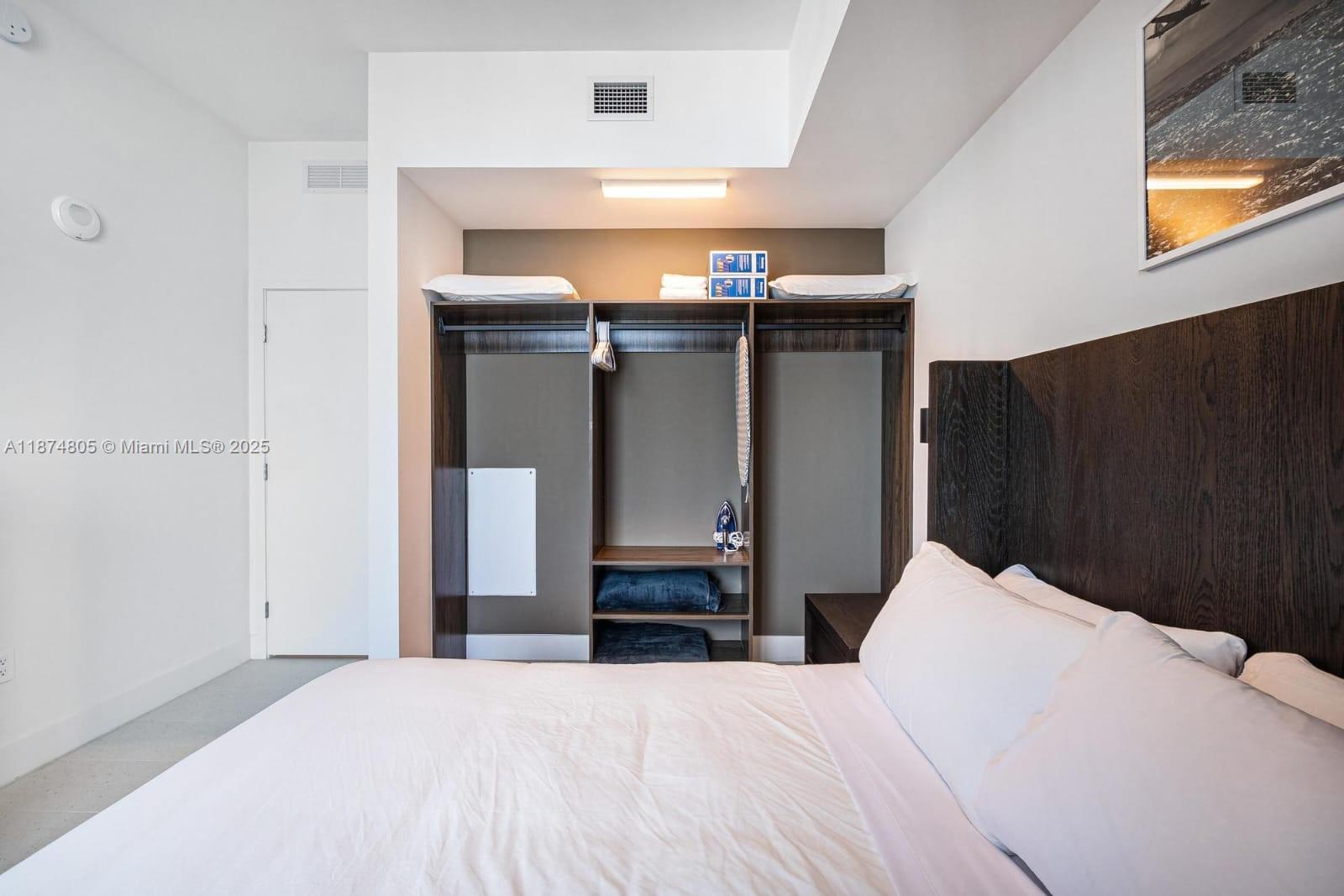 159 Northeast 6th Street, Unit 5101 Miami, FL 33132 - Photo 38 of 58