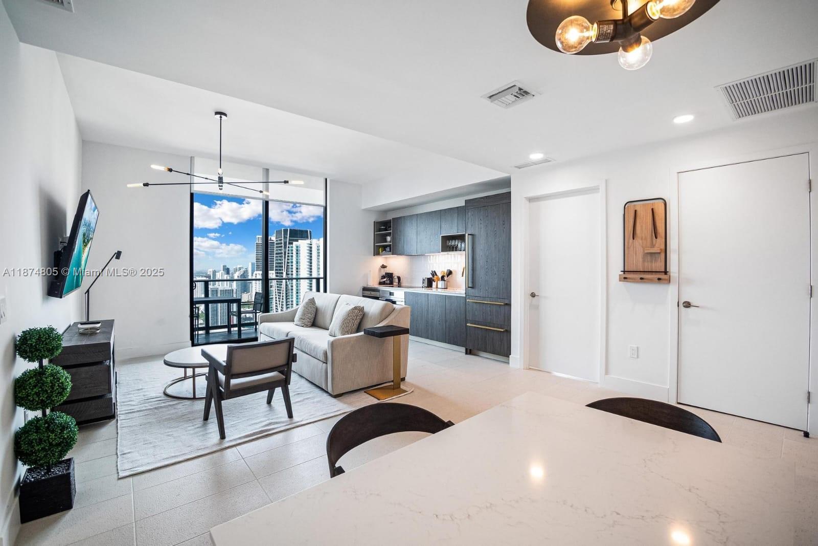 159 Northeast 6th Street, Unit 5101 Miami, FL 33132 - Photo 5 of 58