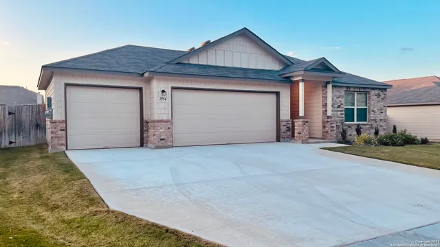 $1,900 | 1954 Reserve Way, New Braunfels, TX 78130