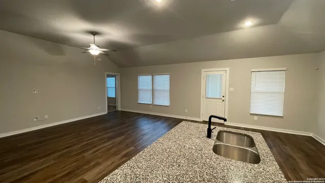 $1,900 | 1954 Reserve Way, New Braunfels, TX 78130