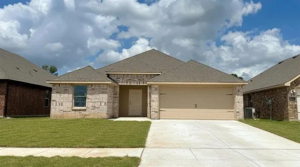 $280,990 | 3300 Charleston Drive, Ennis, TX 75119