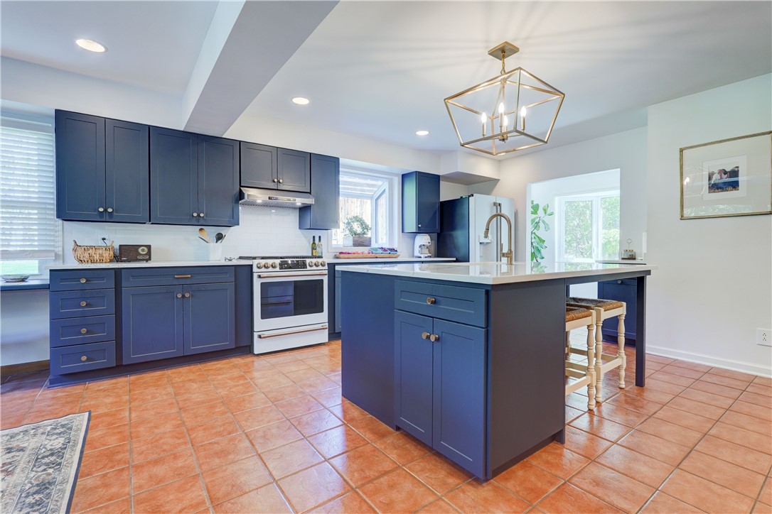 295 Fisher Road Pittsford, NY 14534 - Photo 10 of 50