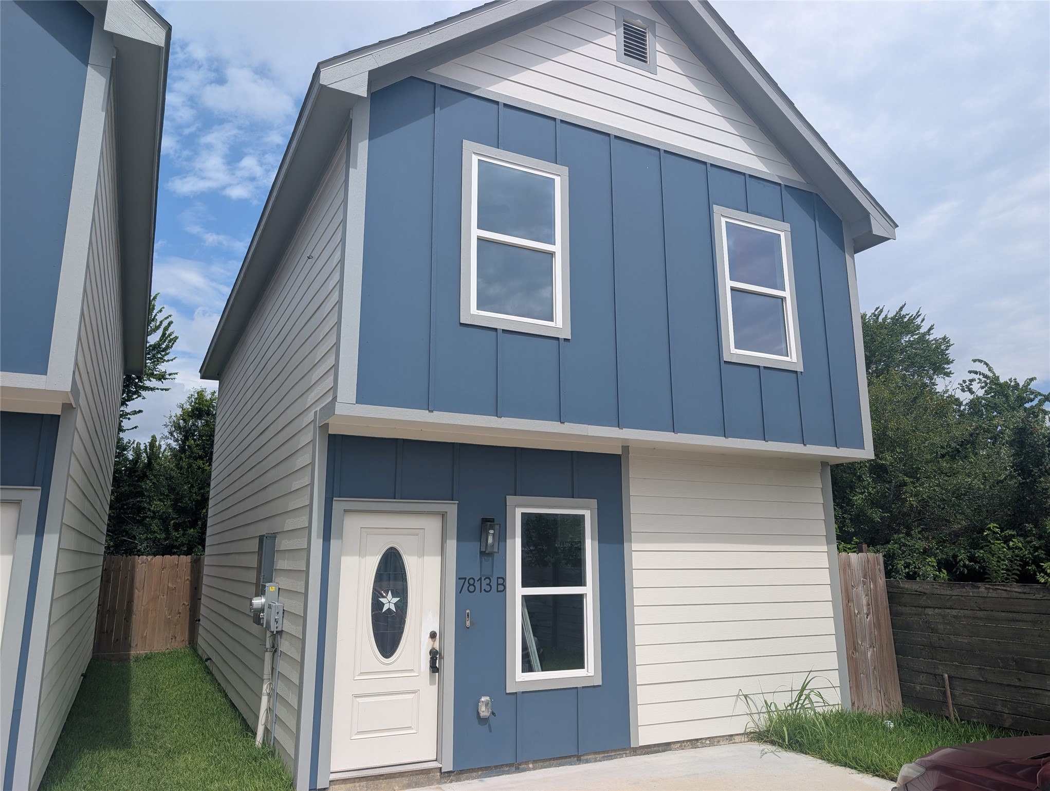 7813 Hirsch Road, Unit B Houston, TX 77016 - Photo 1 of 8 a front view of a house with windows