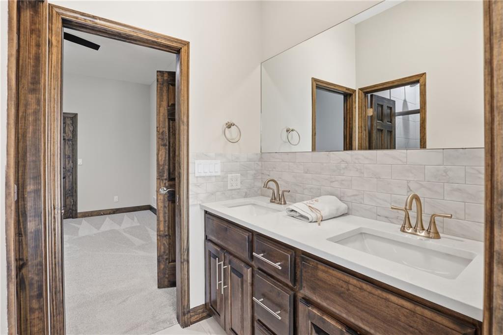 1709 Southwest 27th Street Lee's Summit, MO 64082 - Photo 19 of 40