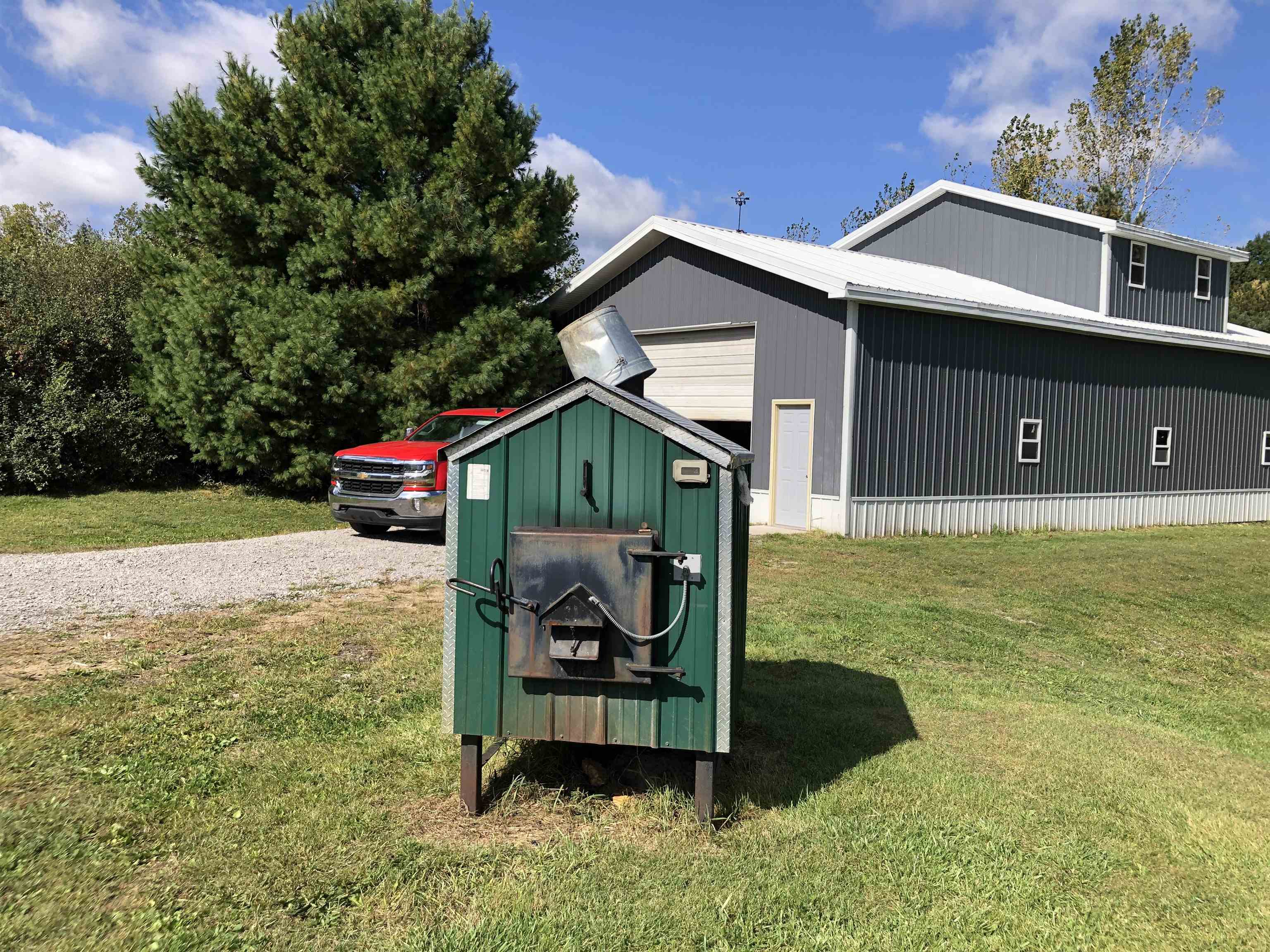 271 East River Road Kawkawlin, MI 48631 - Photo 11 of 24