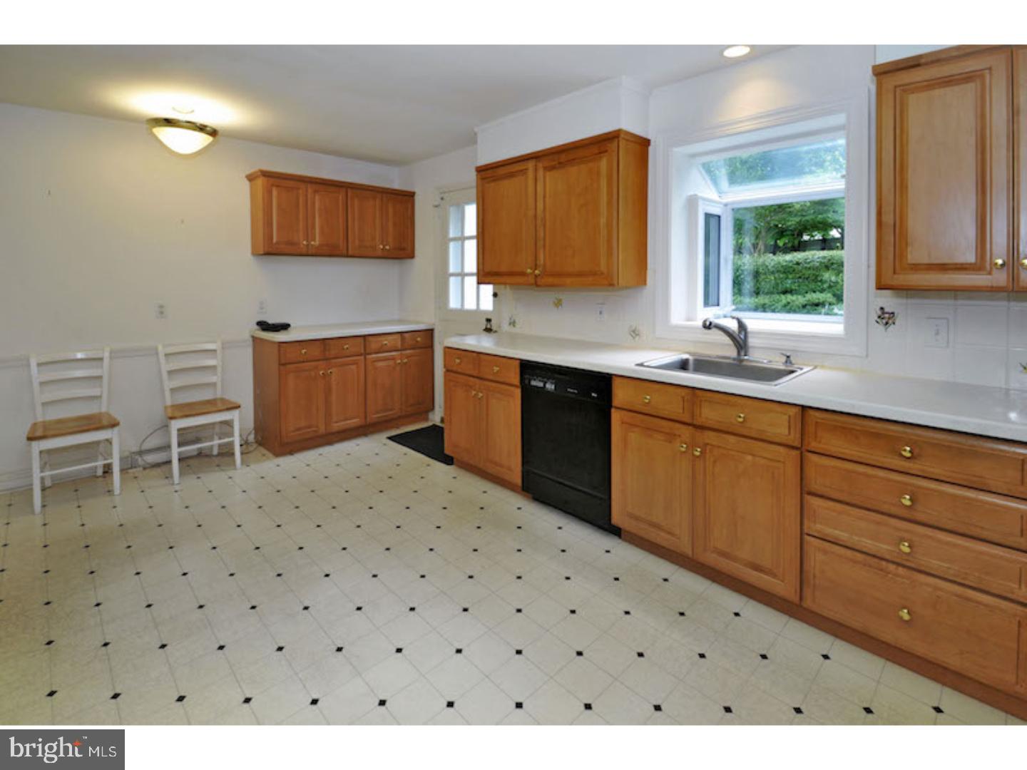 1218 Cox Road Rydal, PA 19046 - Photo 6 of 22