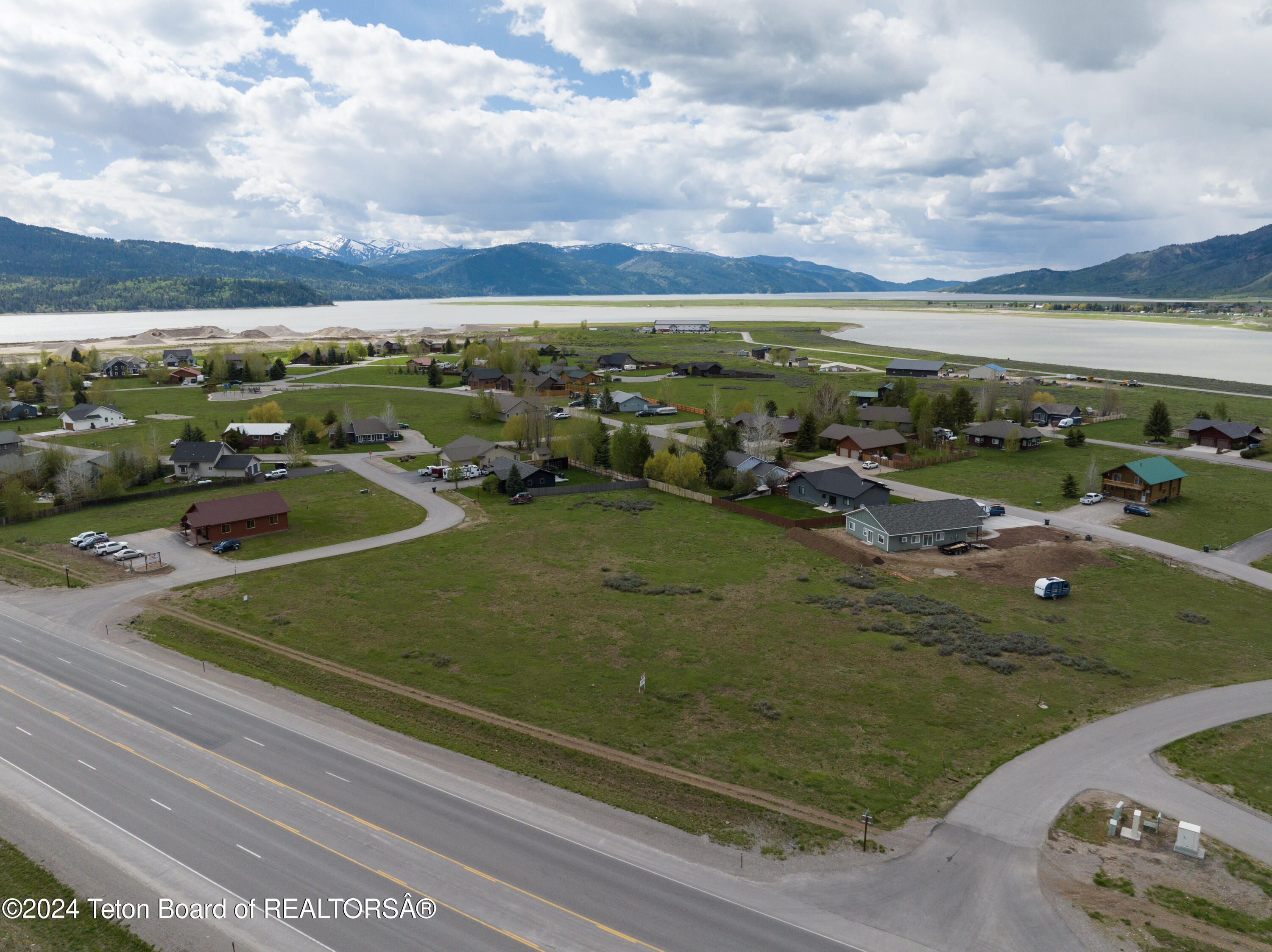 362 Deer Lane Alpine, WY 83128 - Photo 2 of 5 Web Defty-5