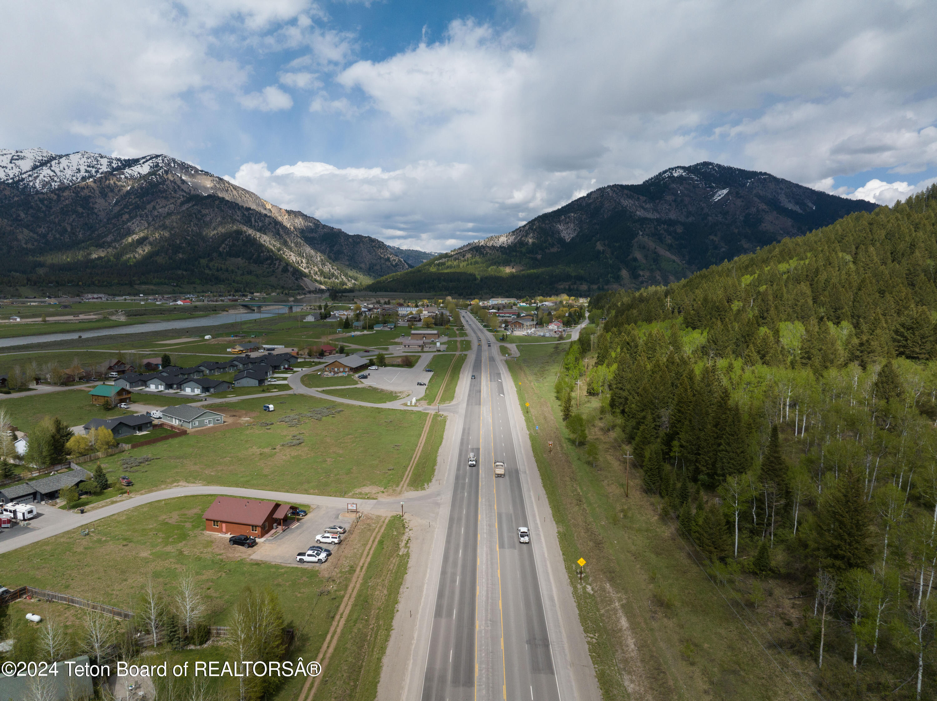 362 Deer Lane Alpine, WY 83128 - Photo 3 of 5 Web Defty-3
