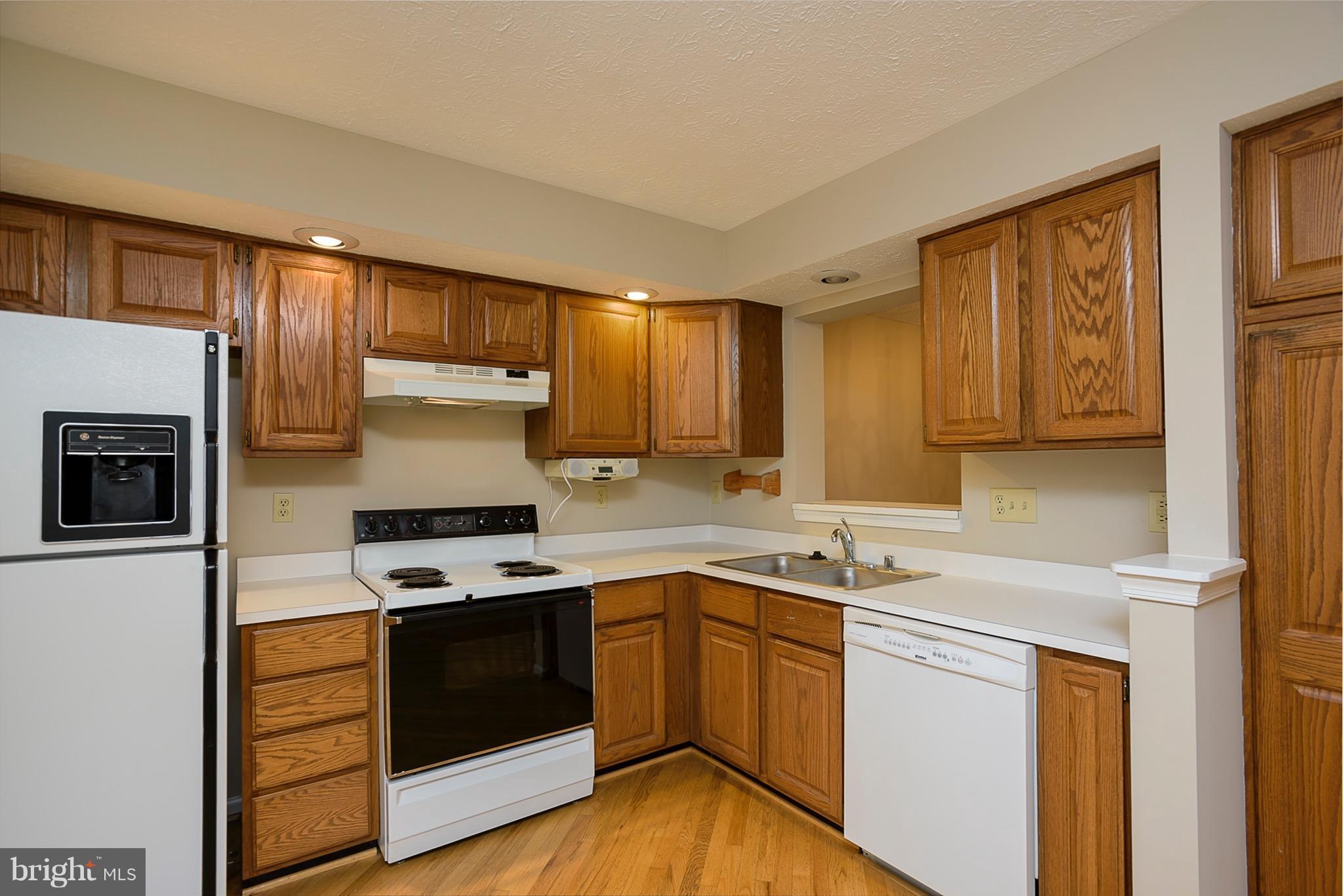 8018 Brightfield Road Ellicott City, MD 21043 - Photo 3 of 26 Kitchen