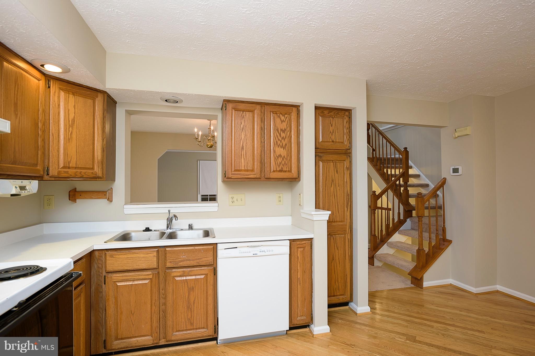 8018 Brightfield Road Ellicott City, MD 21043 - Photo 4 of 26 Kitchen
