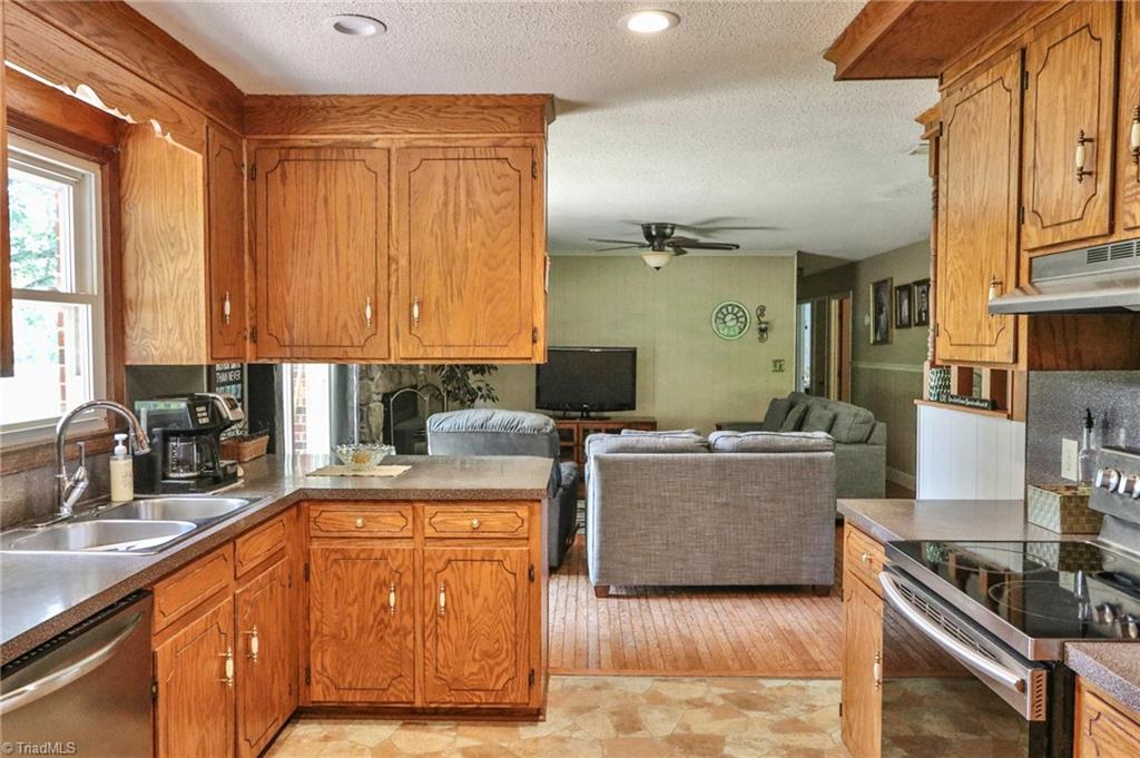 2809 Ralph Road Boonville, NC 27011 - Photo 8 of 27 Gallery Image 8