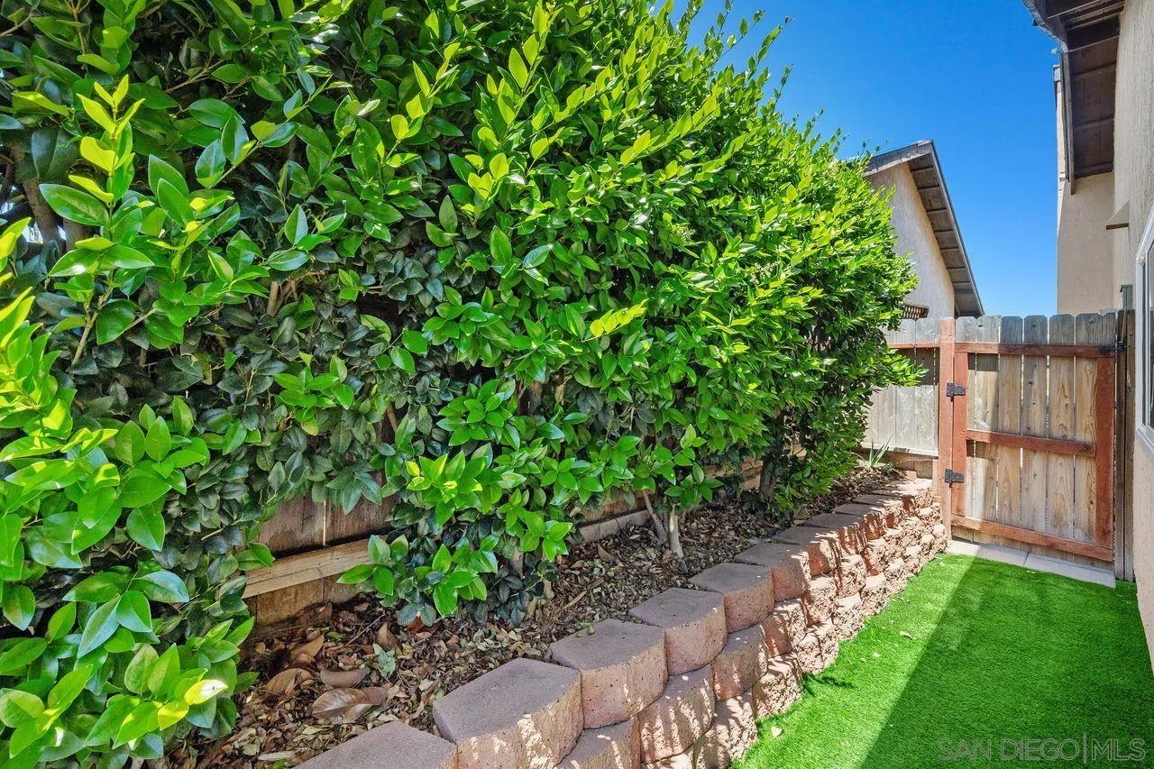 14215 Sutter Mill Way Poway, CA 92064 - Photo 24 of 38