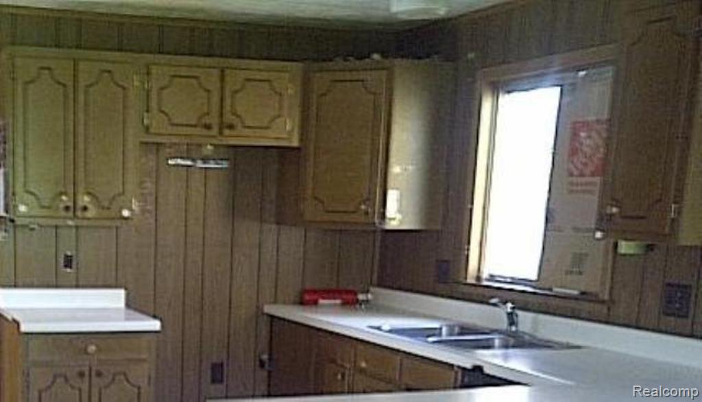 2849 North Lapeer Road Lapeer, MI 48446 - Photo 5 of 6 0007100633952_20131031071333269_5.jpg
