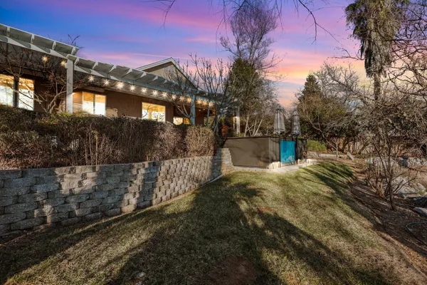 $825,000 | 2358 Cumberland Drive, Redding, CA 96001