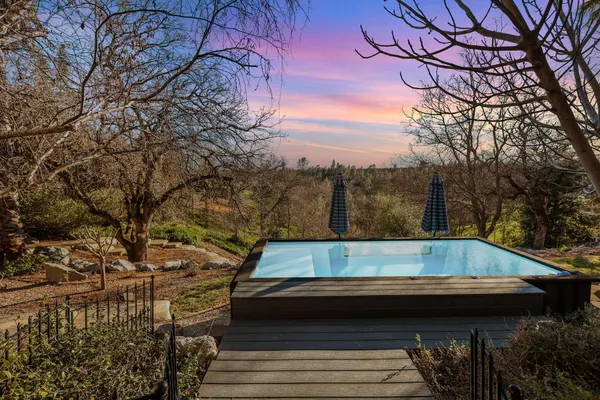 $825,000 | 2358 Cumberland Drive, Redding, CA 96001