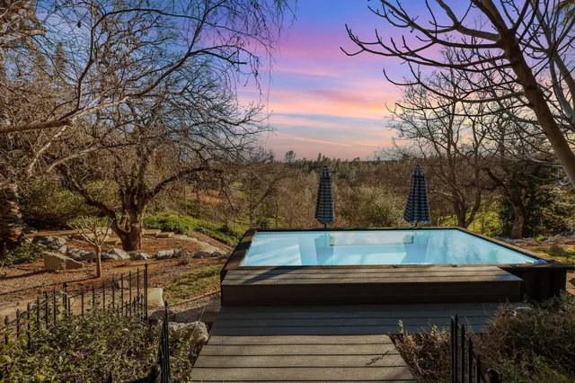 $825,000 | 2358 Cumberland Drive, Redding, CA 96001