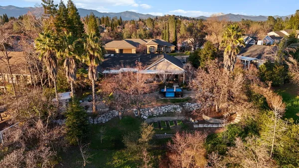 $825,000 | 2358 Cumberland Drive, Redding, CA 96001