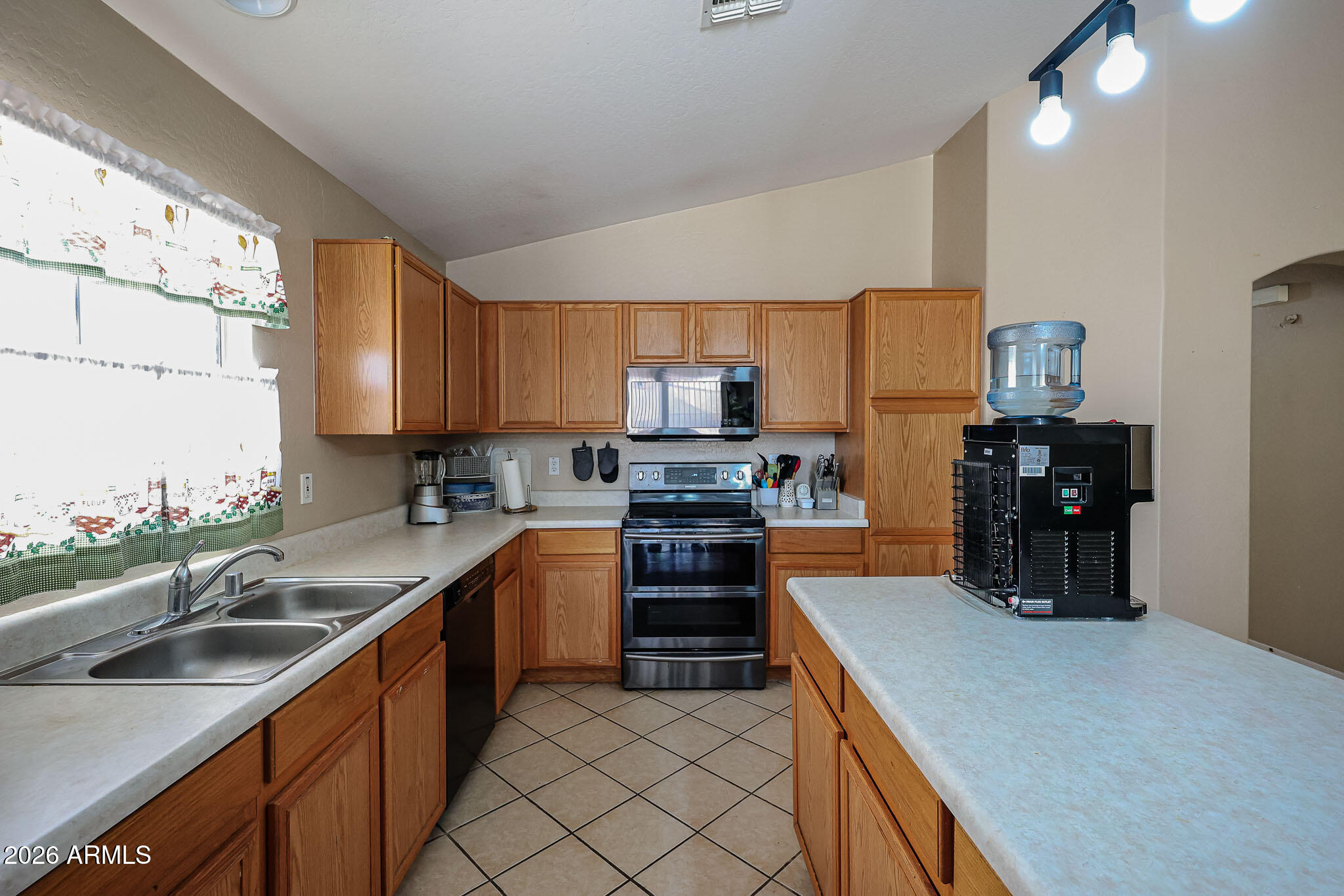 12817 West Sweetwater Avenue El Mirage, AZ 85335 - Photo 10 of 31 Kitchen