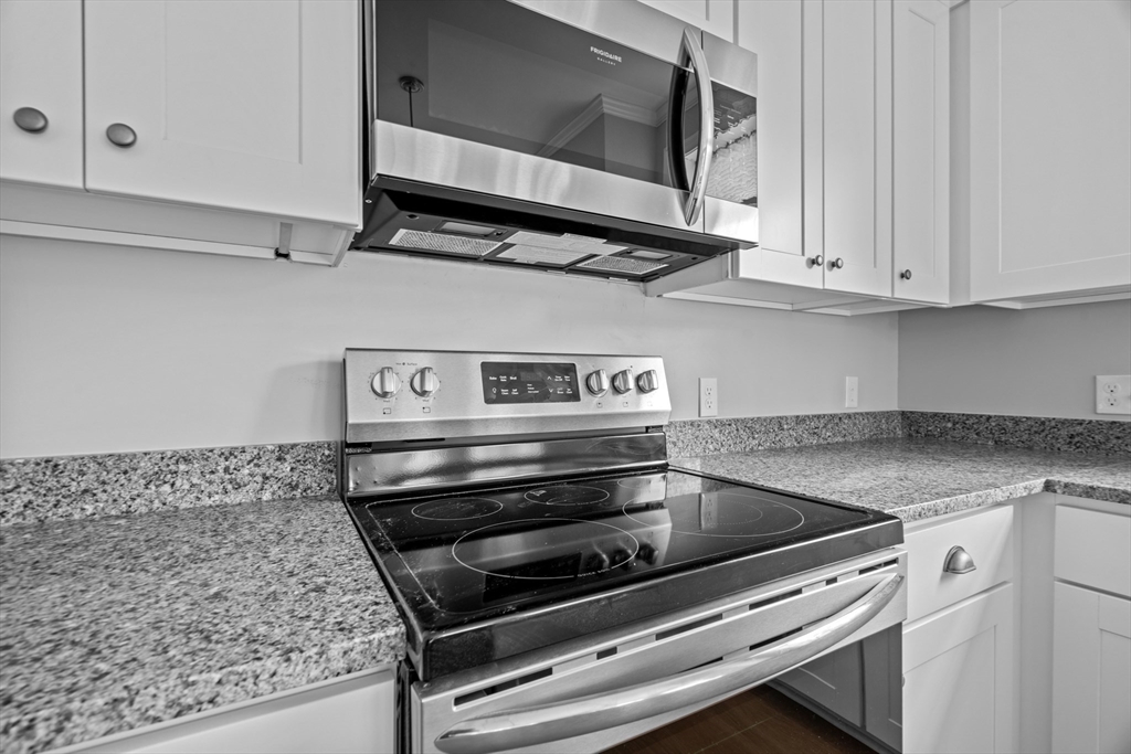 635 Old Post Road, Unit 302 Sharon, MA 02067 - Photo 9 of 32