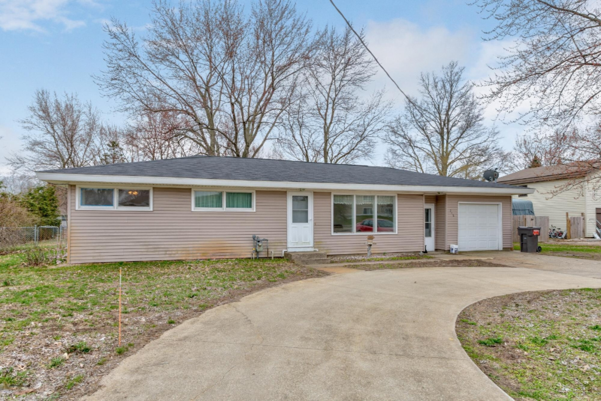 258 Riley Street Holland, MI 49424 - Photo 1 of 31 Riley