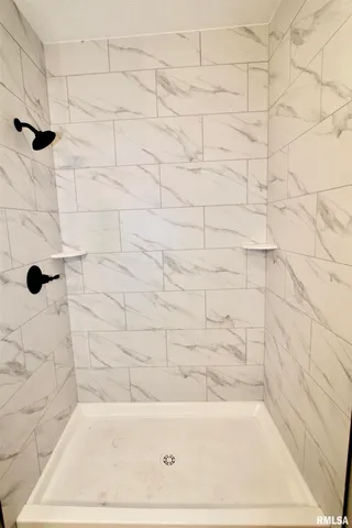 $489,900 | 1700 Rustic Oak Drive, Washington, IL 61571