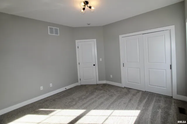 $489,900 | 1700 Rustic Oak Drive, Washington, IL 61571