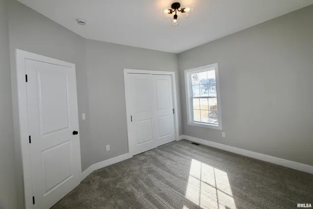 $489,900 | 1700 Rustic Oak Drive, Washington, IL 61571