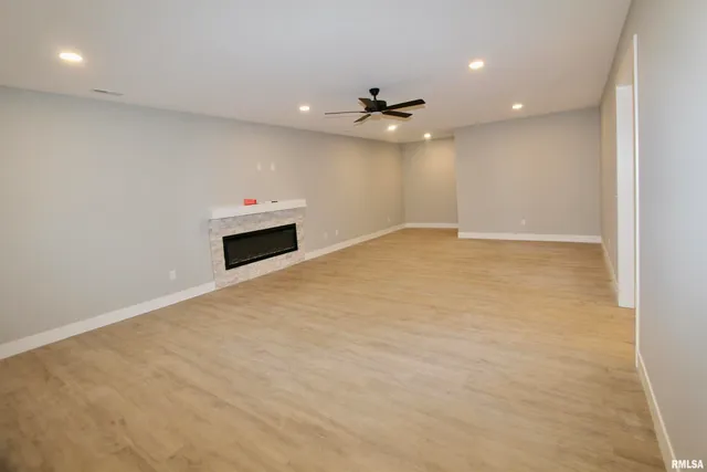 $489,900 | 1700 Rustic Oak Drive, Washington, IL 61571