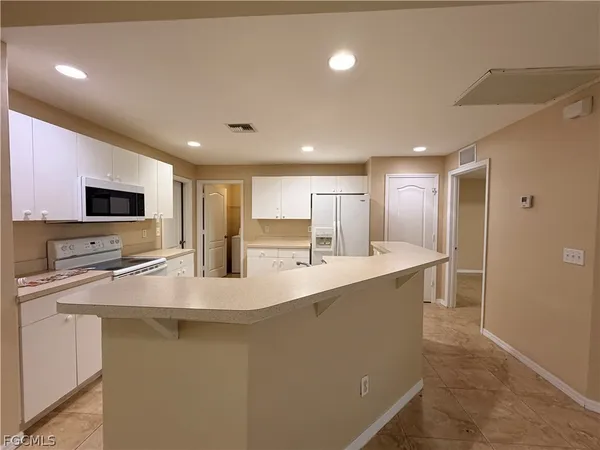 $1,695 | 208 Homewood Avenue South, Lehigh Acres, FL 33974