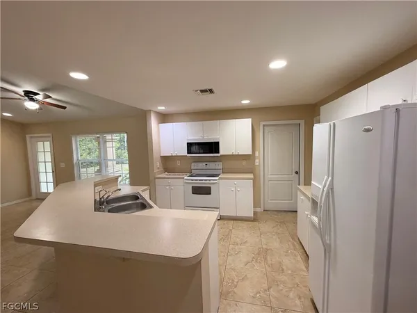 $1,695 | 208 Homewood Avenue South, Lehigh Acres, FL 33974