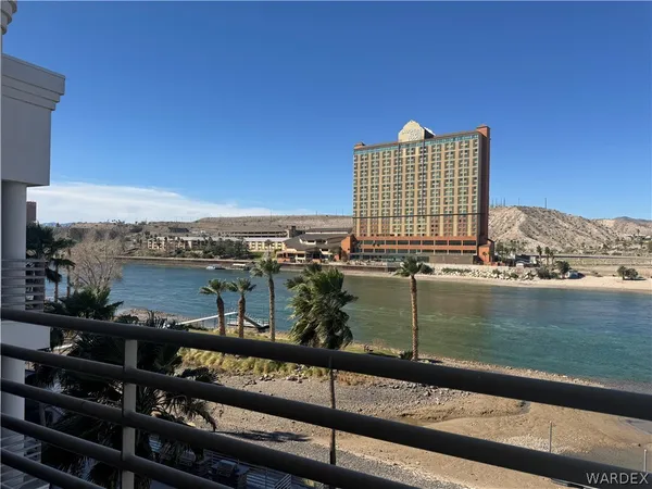 $2,800 | 211 Moser Avenue, Unit 302, Bullhead City, AZ 86429