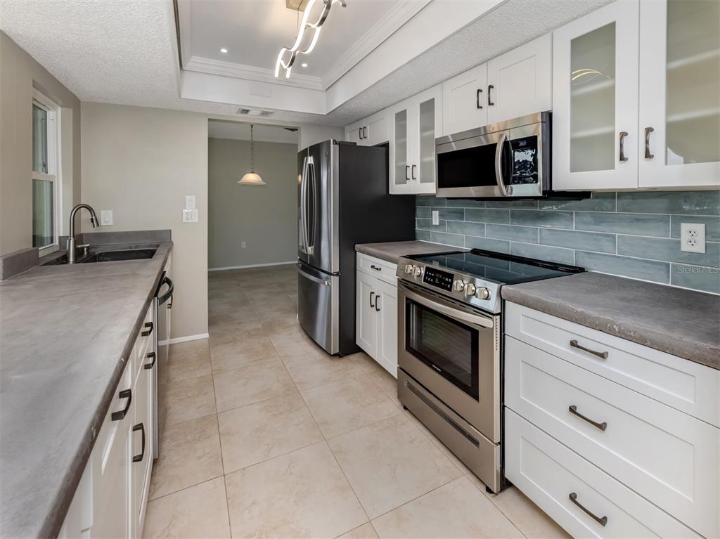 1234 Pinebrook Way Venice, FL 34285 - Photo 15 of 55