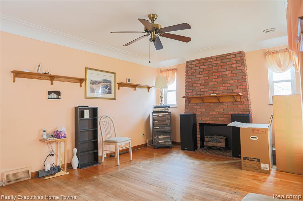 22757 Rausch Avenue Eastpointe, MI 48021 - Photo 8 of 27