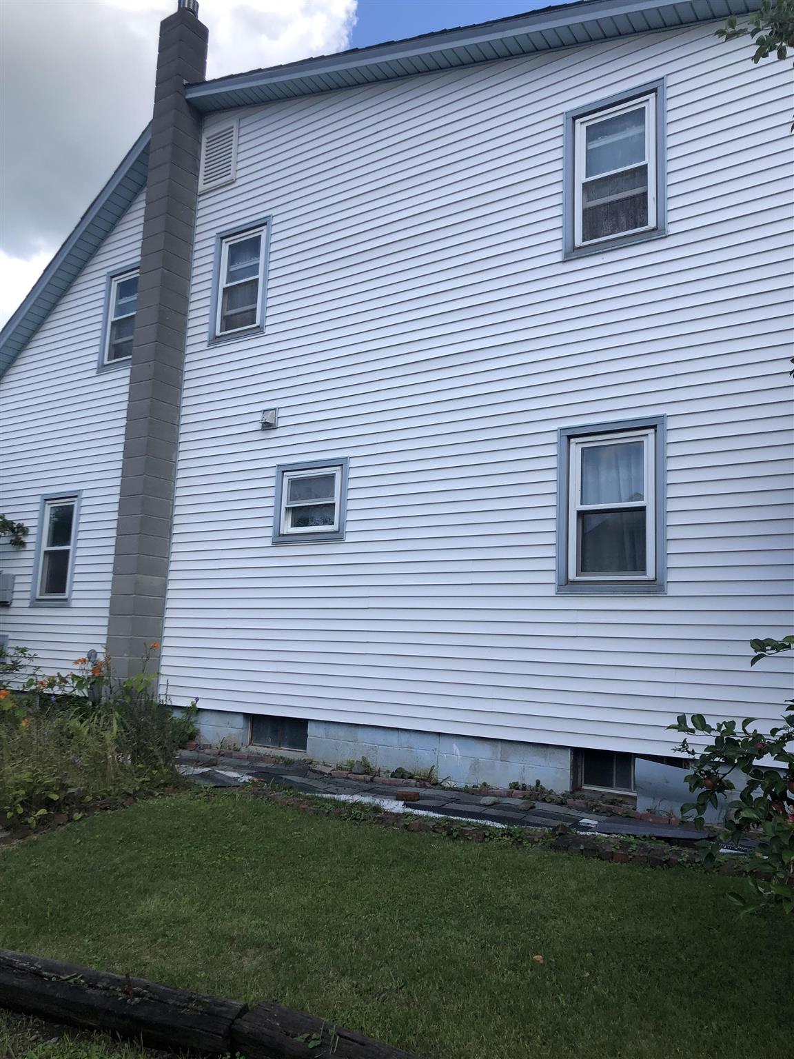 103 Seymour Road St. Albans Town, VT 05478 - Photo 2 of 36