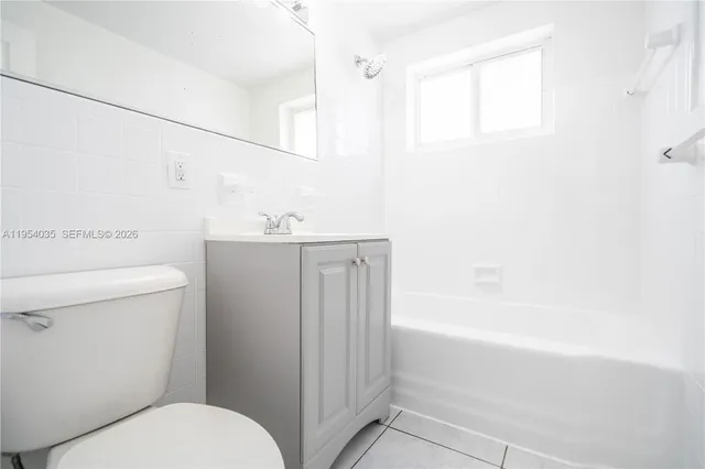 $2,700 | 8340 Byron Avenue, Unit 12, Miami Beach, FL 33141