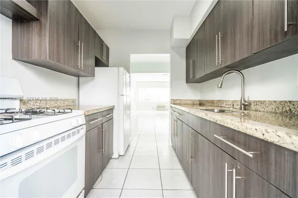 $2,450 | 8340 Byron Avenue, Unit 12, Miami Beach, FL 33141