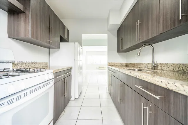 $2,700 | 8340 Byron Avenue, Unit 12, Miami Beach, FL 33141