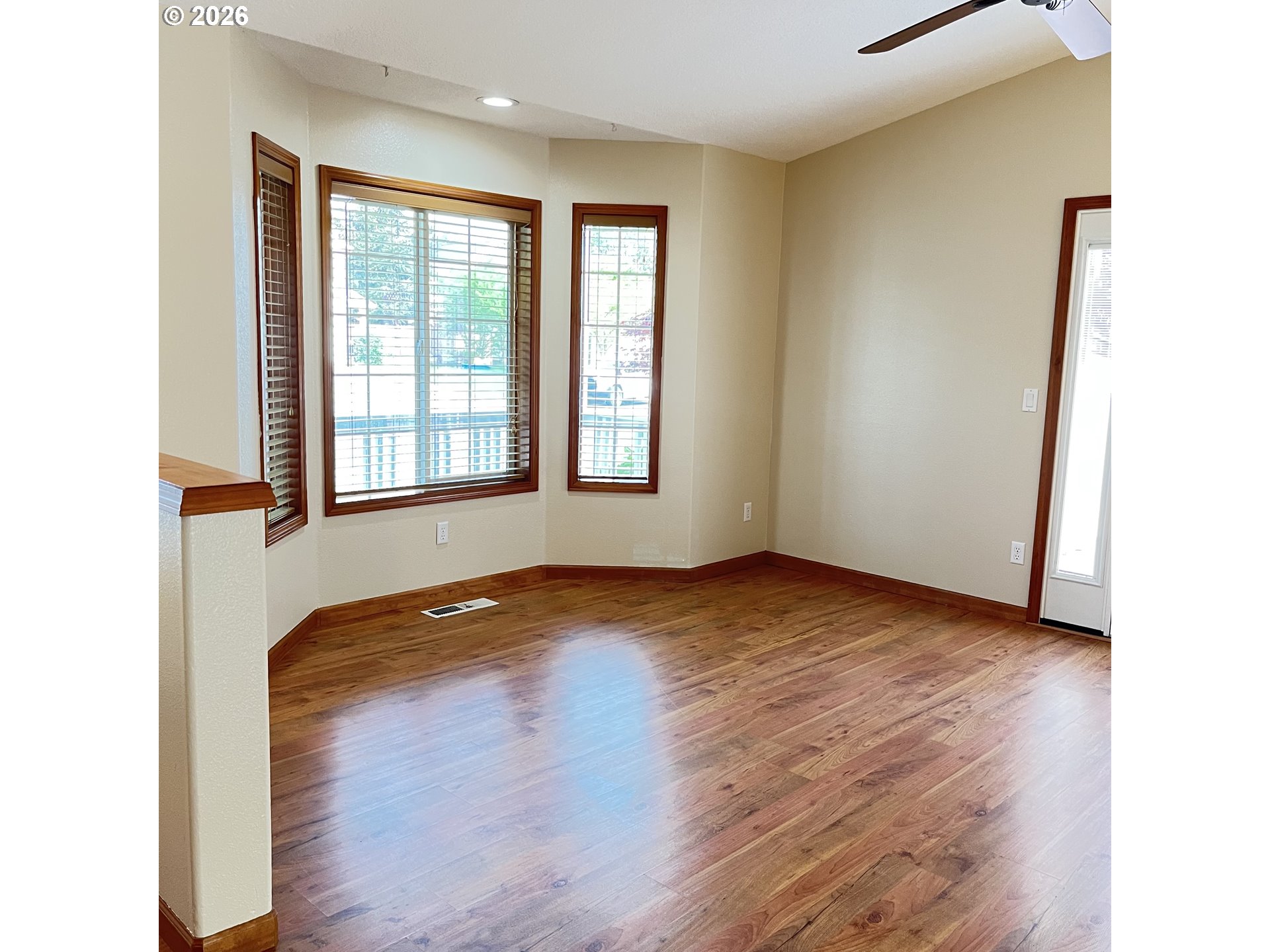 51672 Southeast 3rd Street Scappoose, OR 97056 - Photo 4 of 34 Living Room