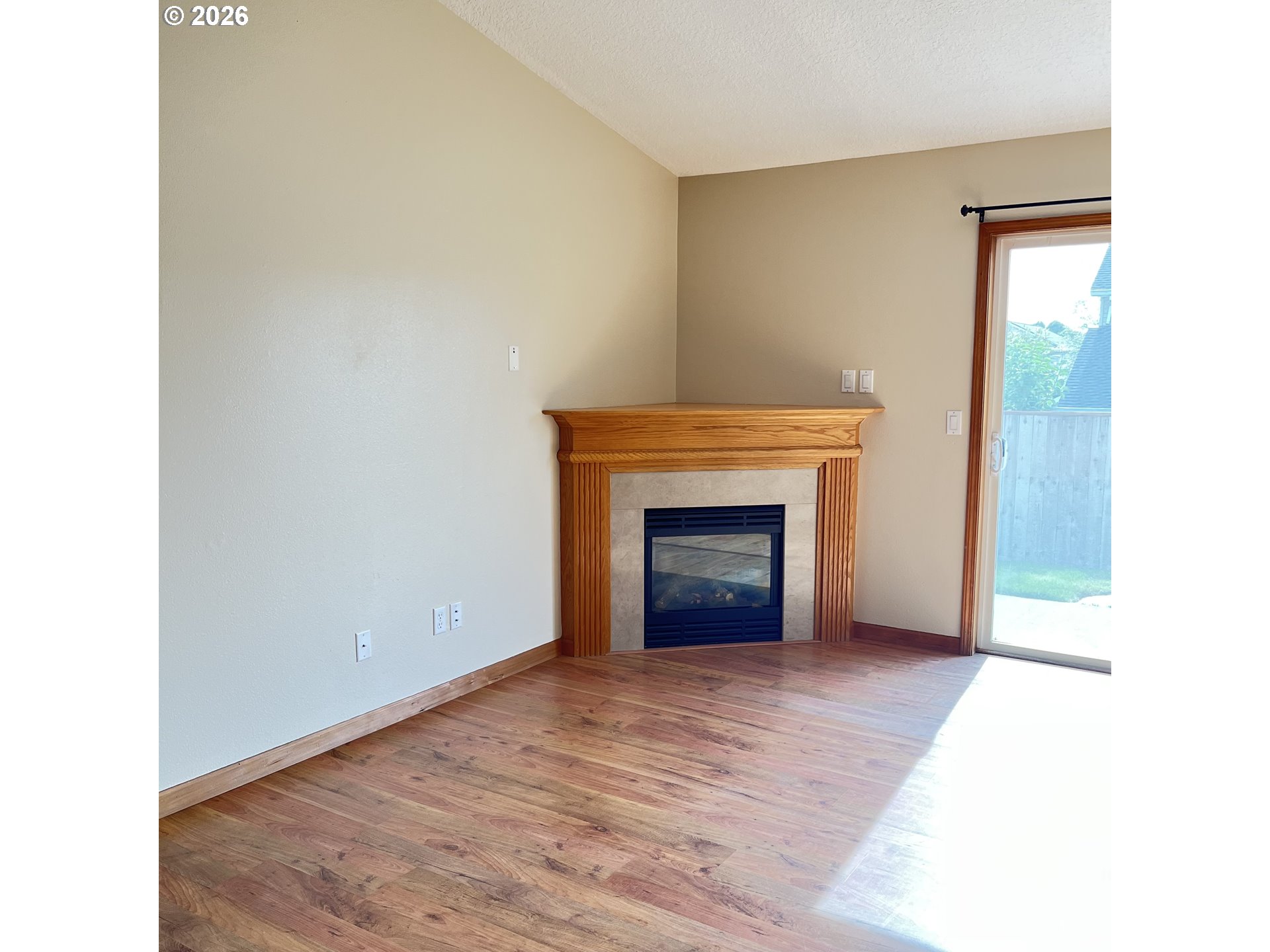 51672 Southeast 3rd Street Scappoose, OR 97056 - Photo 7 of 34 Fireplace Gas