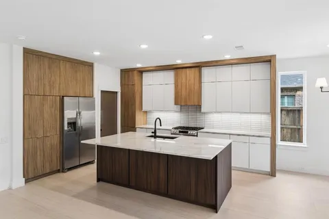 $549,000 | 416 South Elm Street, Sherman, TX 75090