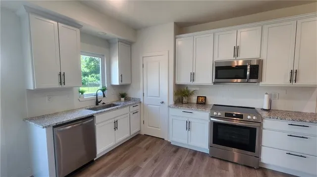 $399,000 | 1816 Silverback Way, Pittsburg, KS 66762