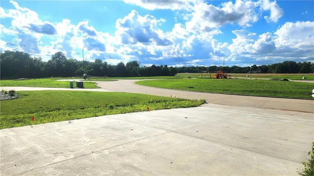 $399,000 | 1816 Silverback Way, Pittsburg, KS 66762