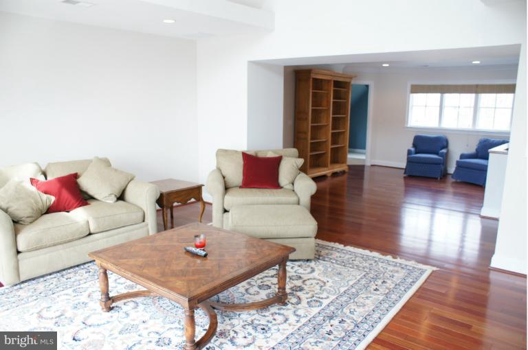 203 Likes Road Edgewater, MD 21037 - Photo 8 of 30 Family Room