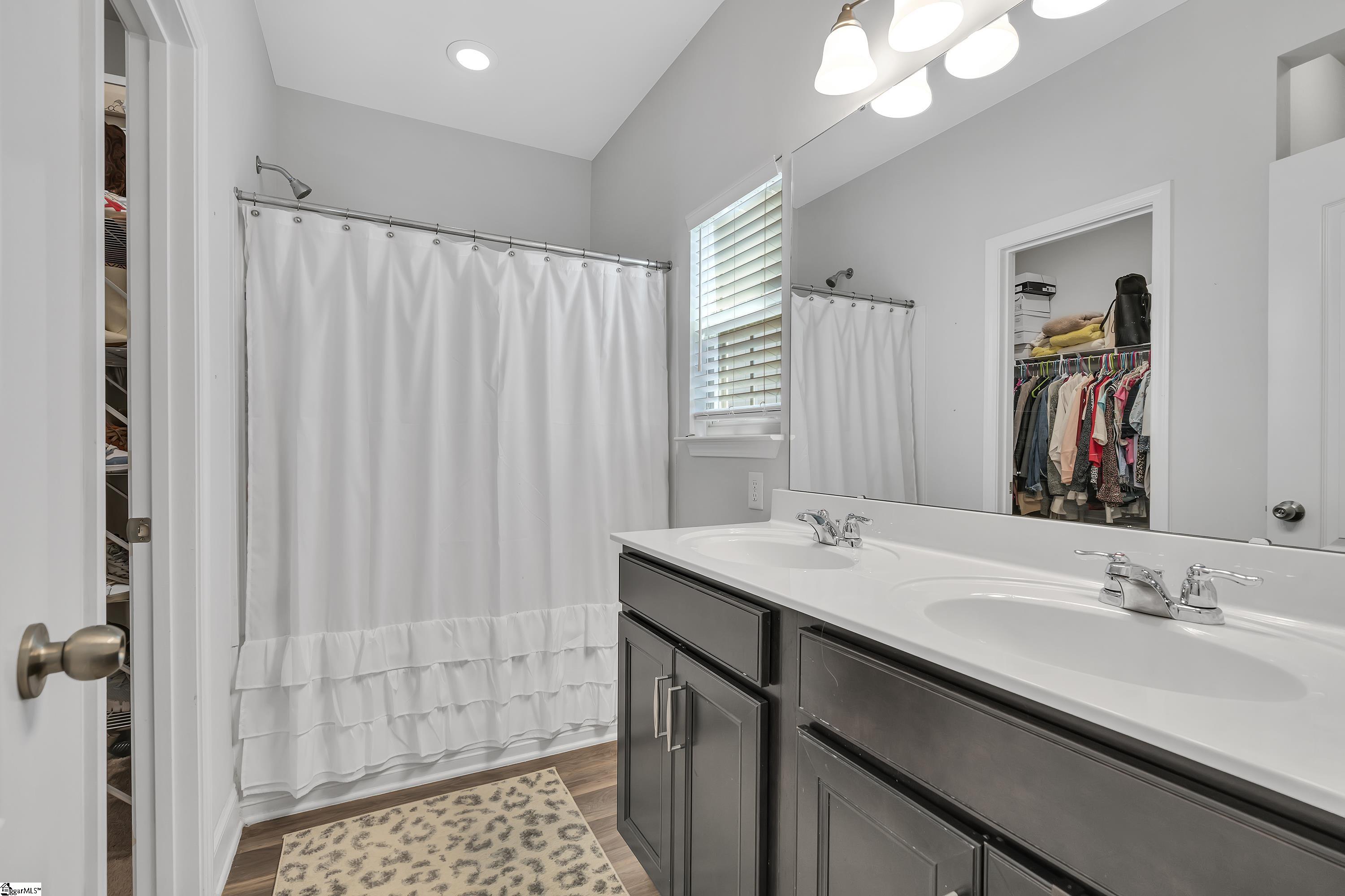 200 Ellis Mill Street Simpsonville, SC 29680 - Photo 16 of 34 Large Soaking Tub