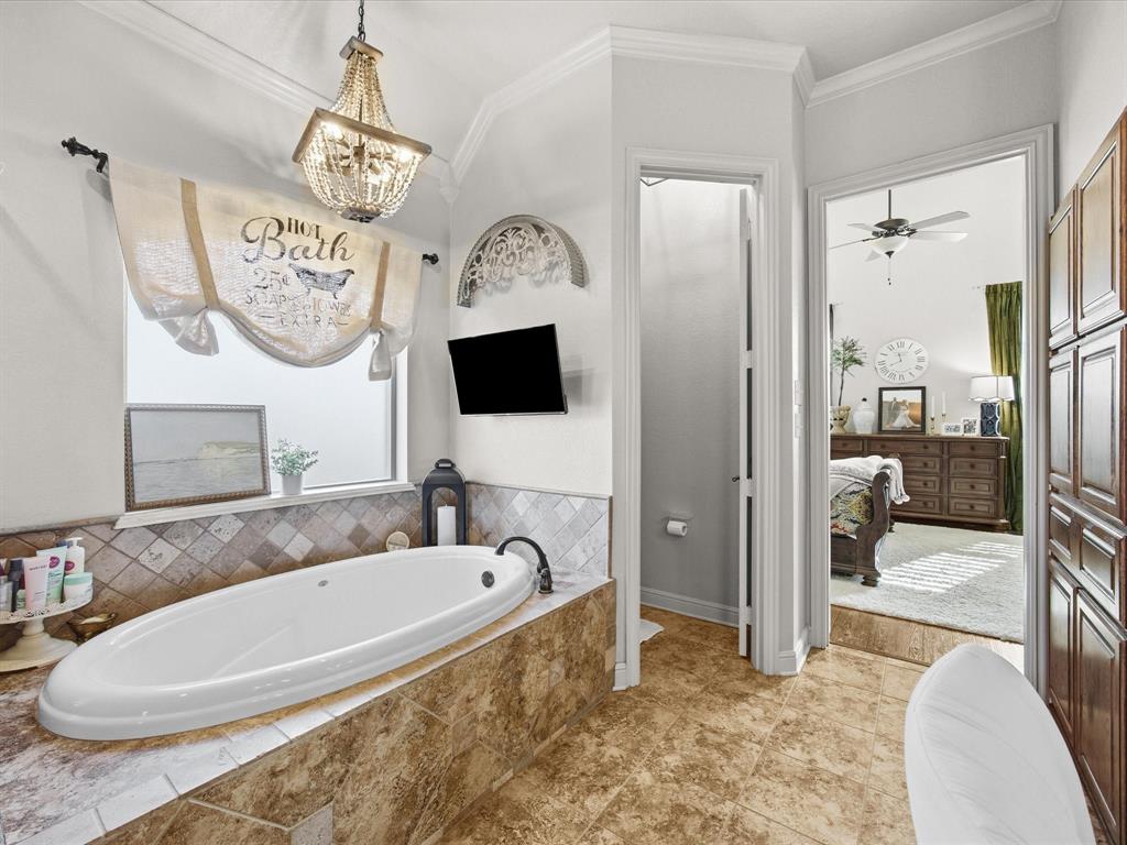 105 Mesquite Court Decatur, TX 76234 - Photo 18 of 36 Soak in the tub and watch a movie